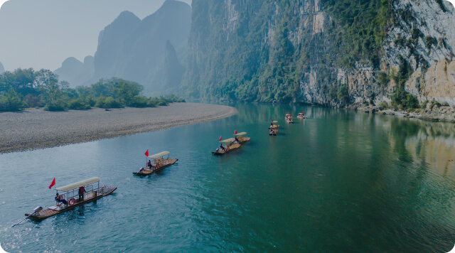 广西桂林漓江电动竹筏