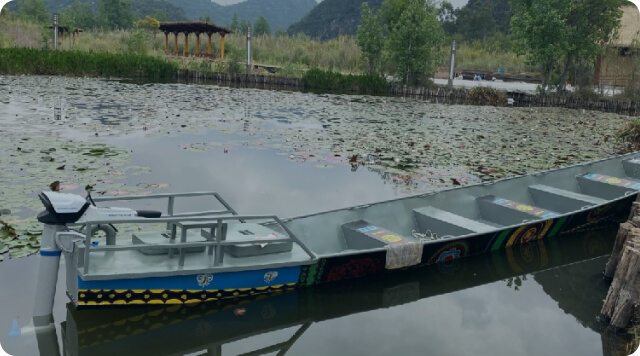 云南文山黑风景区电动游船